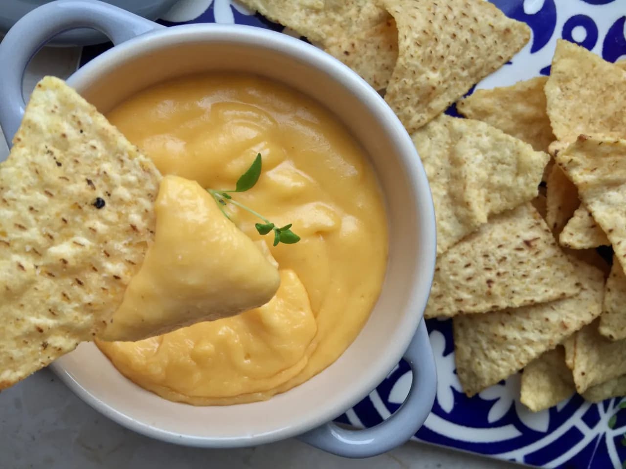 Domowy Sos Serowy do Frytek: Proste Przepisy i Triki