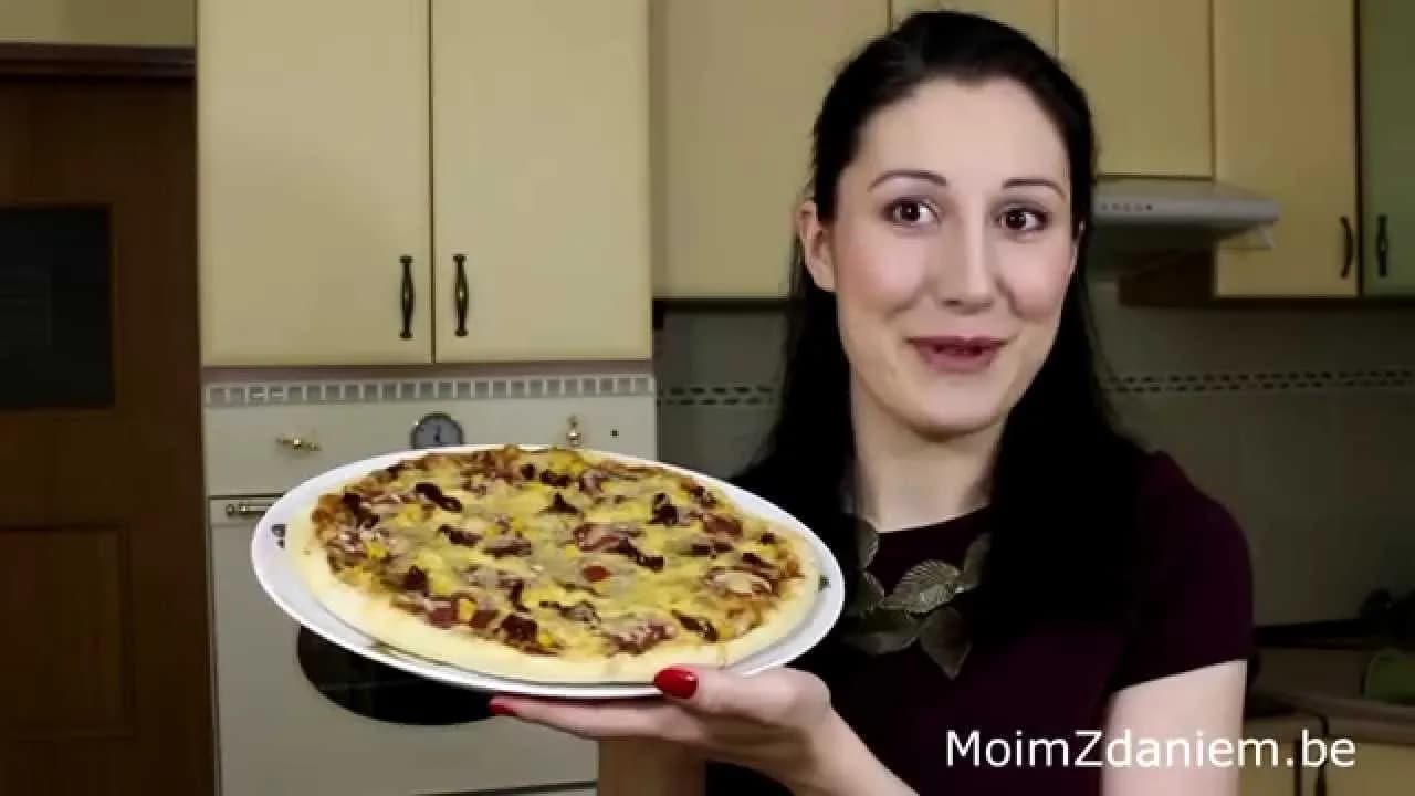 Jak zrobić okrągłą pizzę? Proste techniki ręcznego formowania